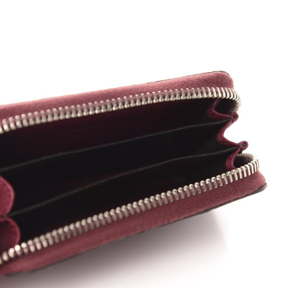 Gucci Crocodile Zip Around Card Case in Cherry Red - Picture 6 of 9